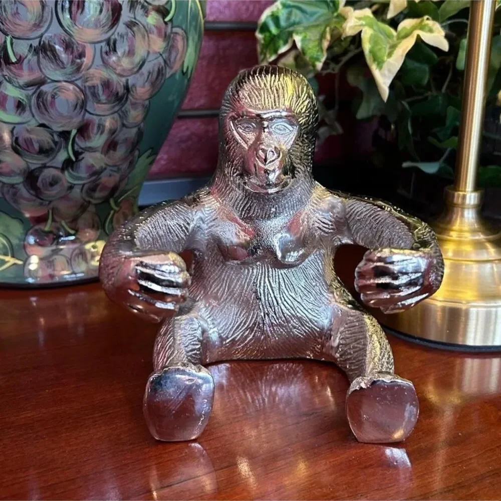 N/A silver gorilla
